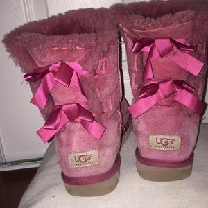 Pink bow uggs